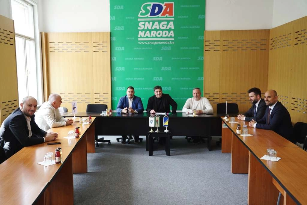 Održan sastanak predstavnika SDA, DF-a i SBiH iz KS o predstojećim lokalnim izborima